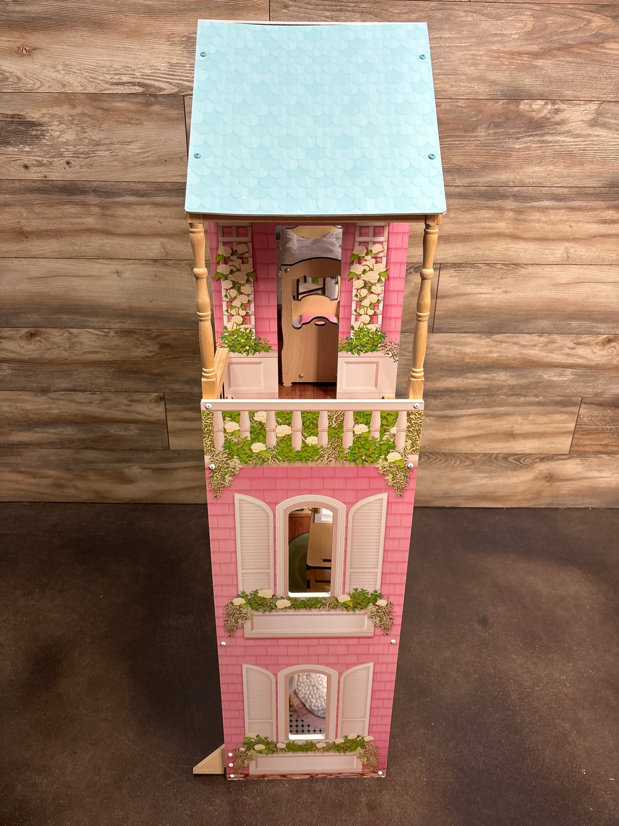 Kidcraft Wooden Classic Charlotte Dollhouse with 14 Accessories