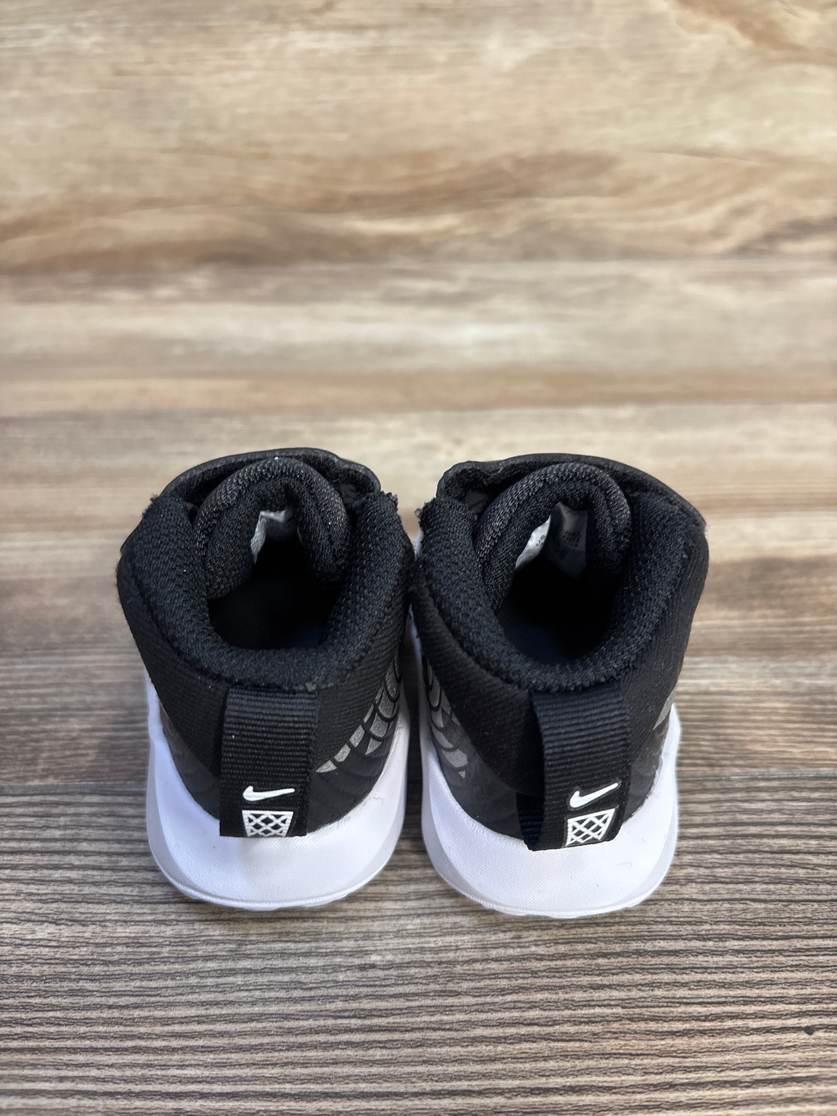 Nike Team Hustle D9 TD 'Black' Sneakers sz 4c