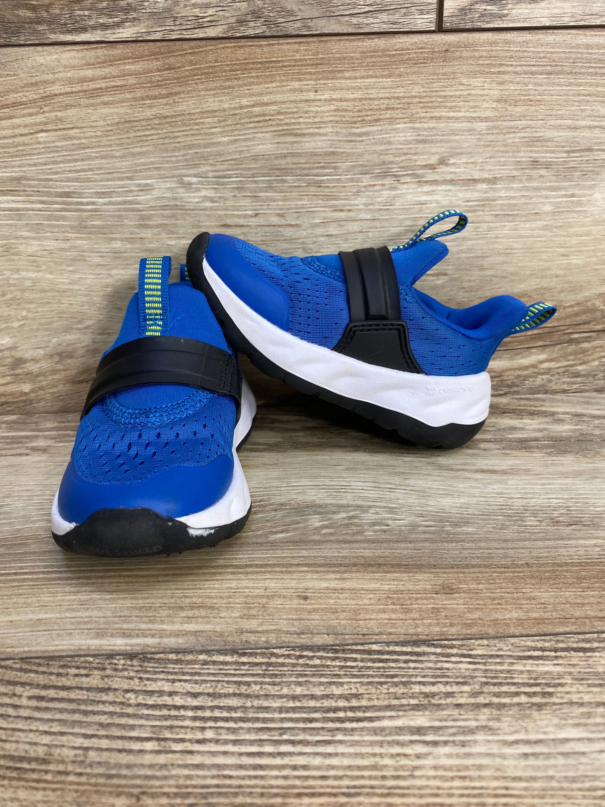 All in Motion Dannie Slip-On Performance Sneakers Blue sz 6c - Me n Mommy To Be