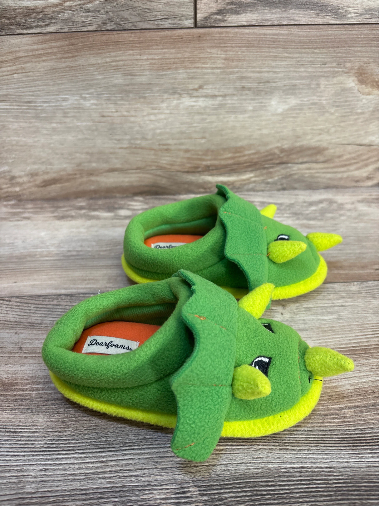 Dearfoams Triceratops Plush Slippers Green sz 7-8c