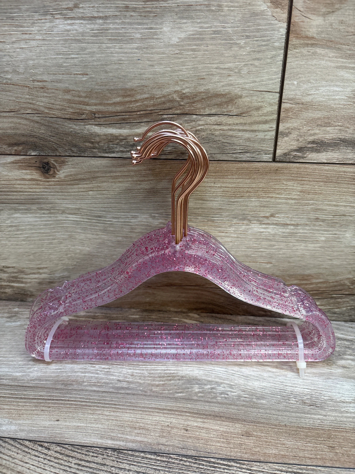 Concepts 14pk 11.5'' Acrylic Glitter Hangers, Pink