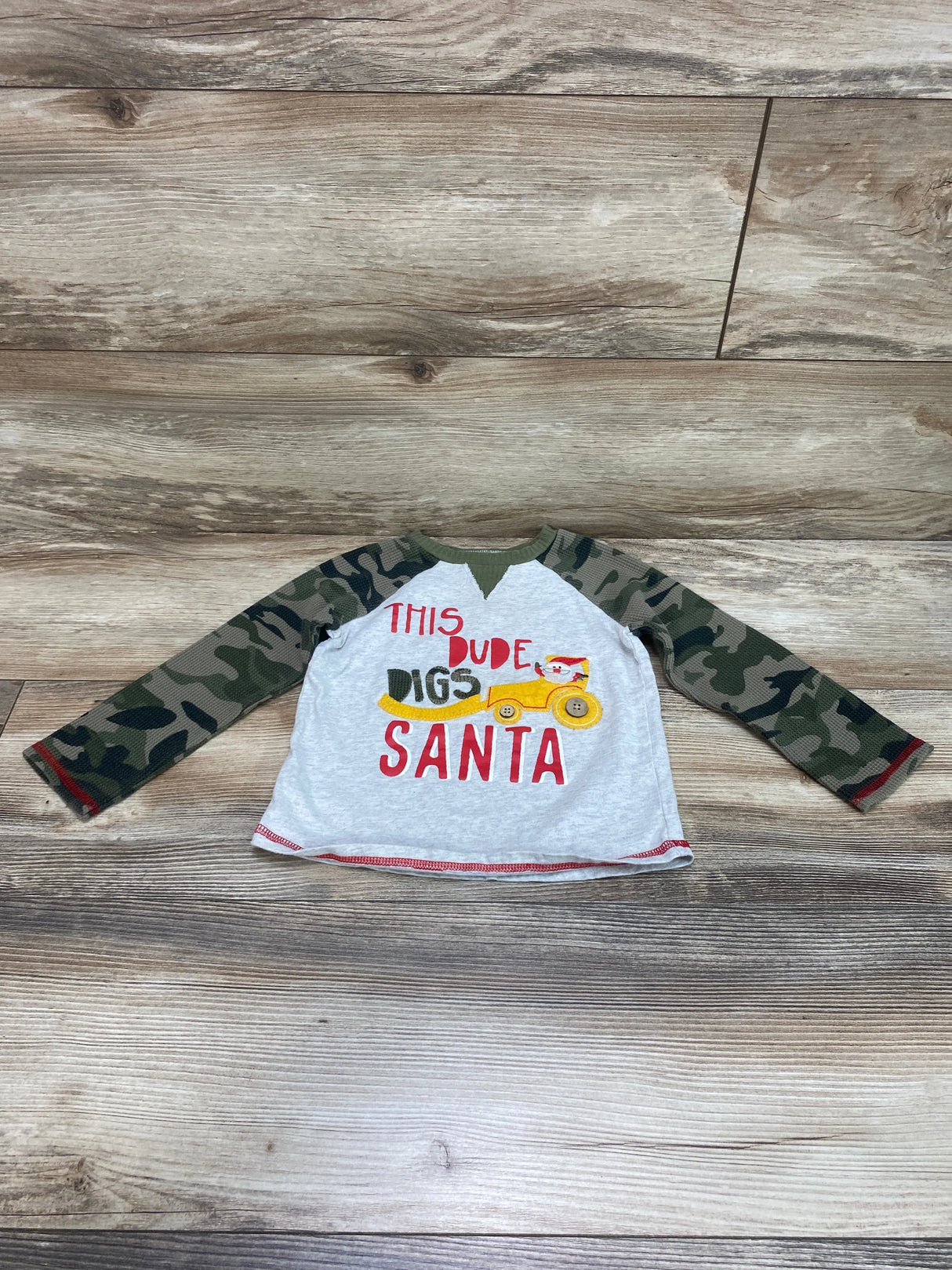 Mudpie This Dude Digs Santa Shirt Grey/Green sz 2-3T - Me n Mommy To Be