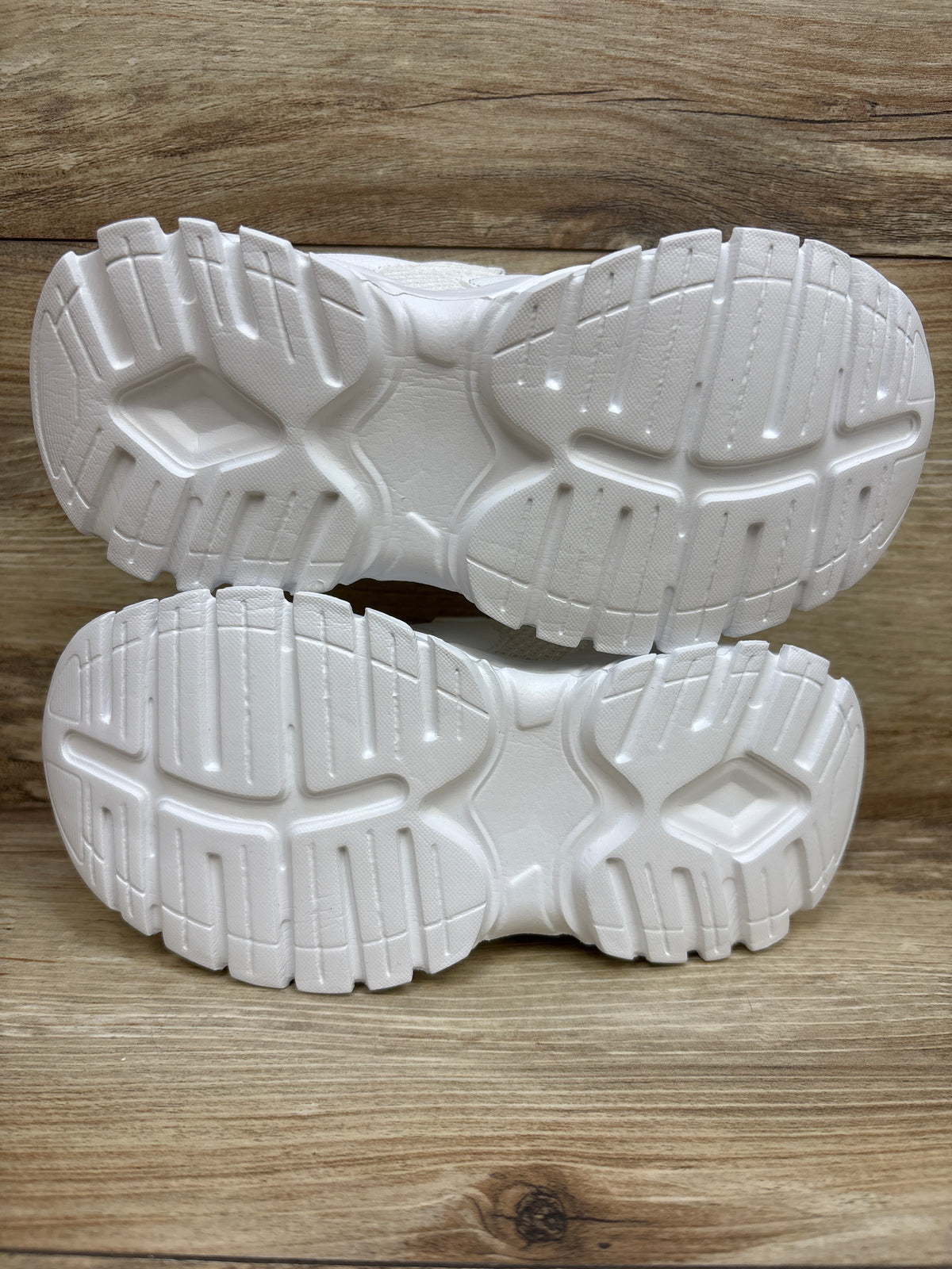 NWOT Hello Kitty Casual Sneakers White sz 12c