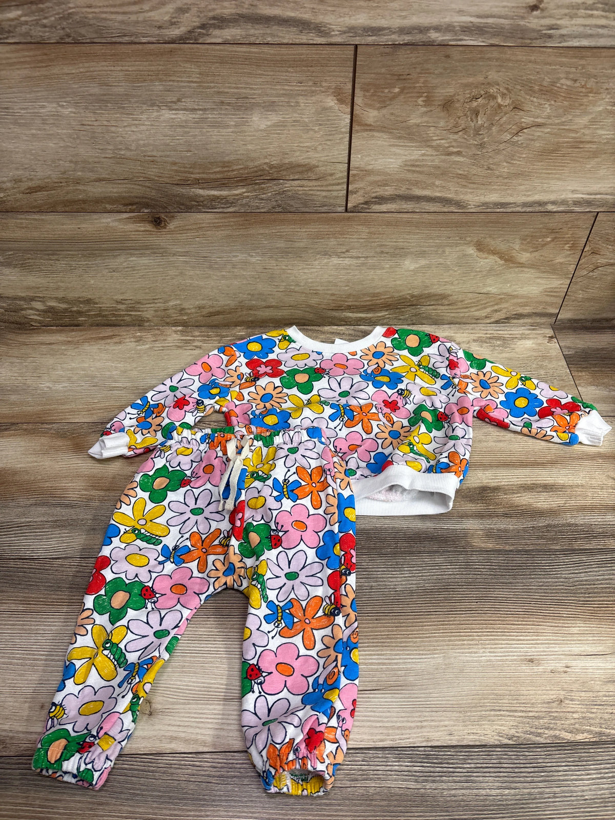 Old Navy 2pc white floral pullover sweatshirt and joggers set for baby size 12-18m