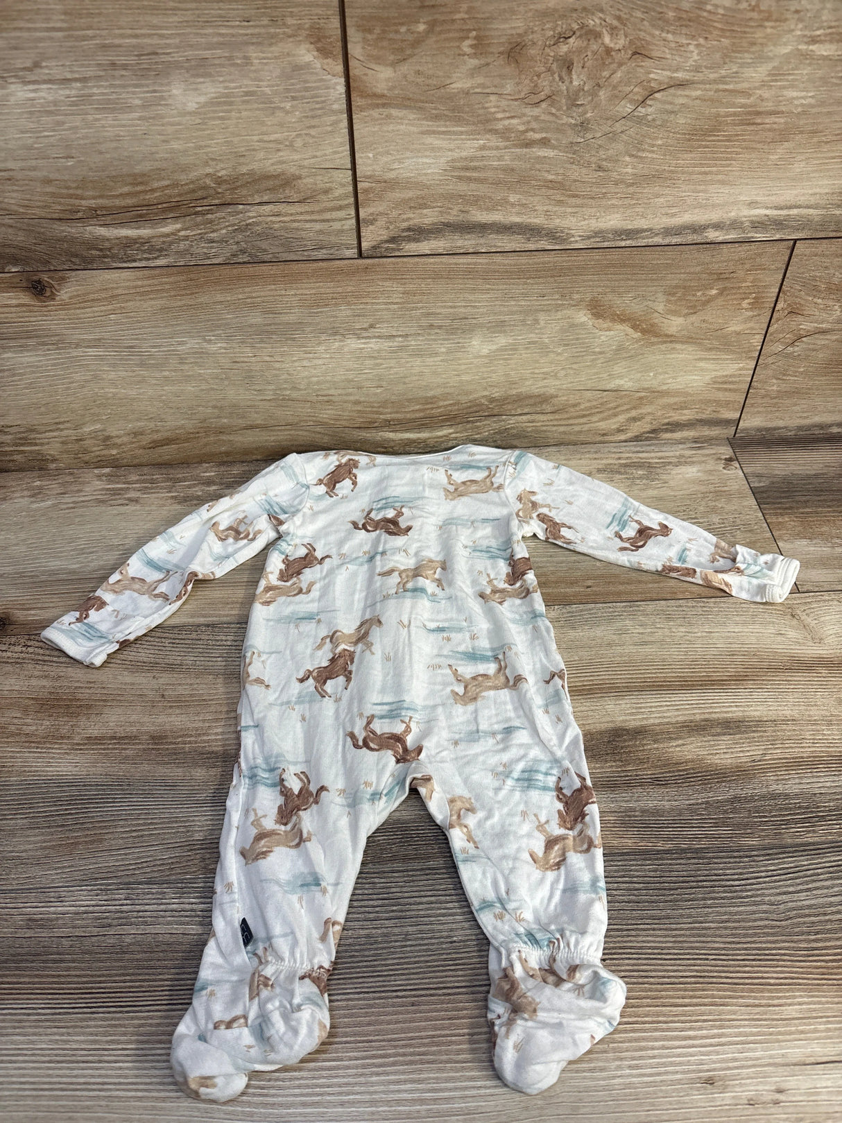 Modern Moments Horse Print Sleeper White sz 0-3m