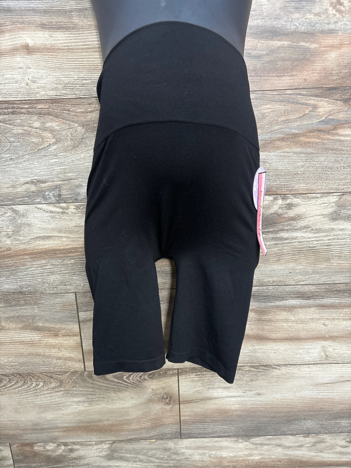 NEW Feathers Maternity Biker Shorts Black sz Medium