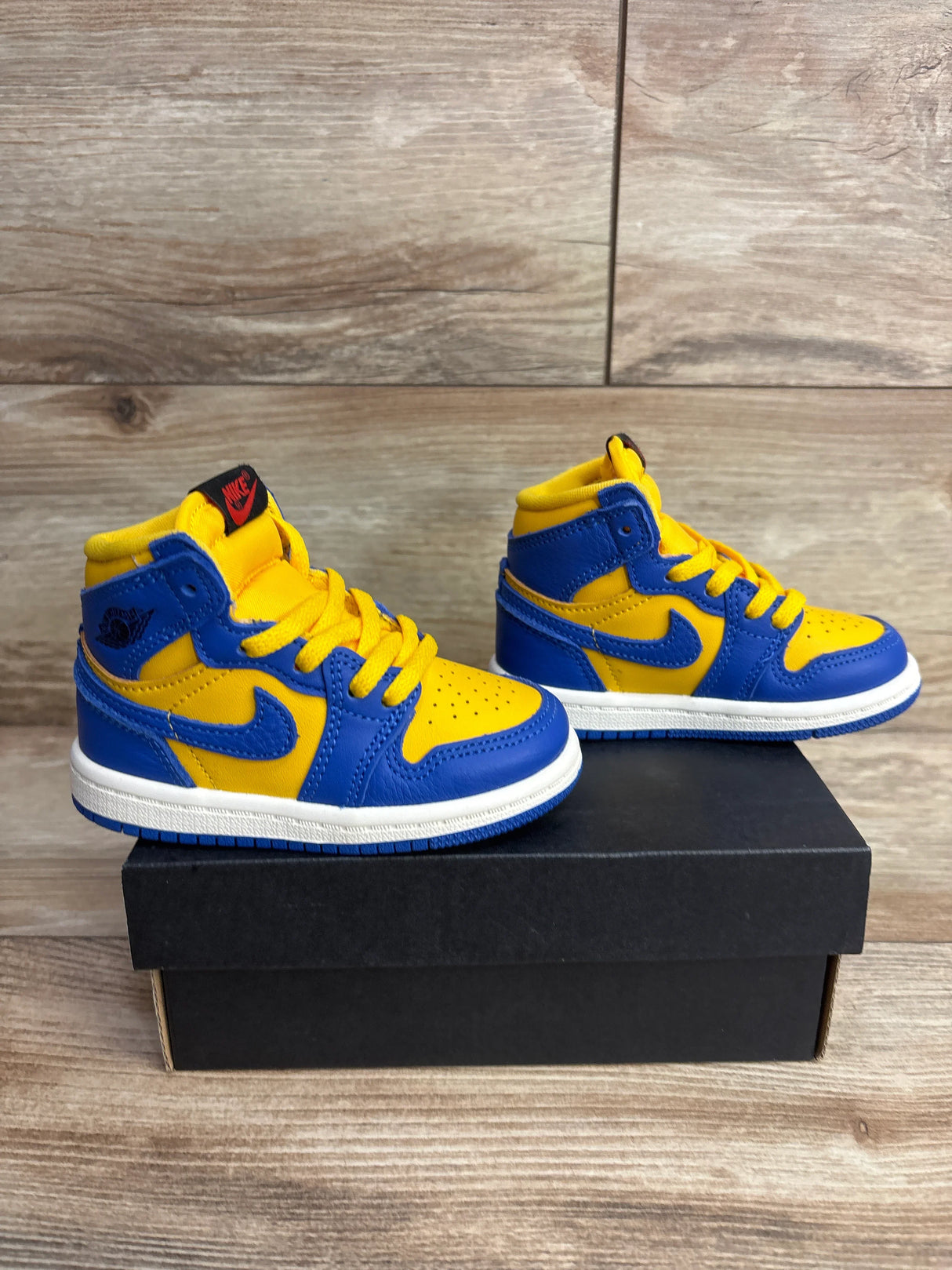 Air Jordan 1 Retro High OG TD 'Reverse Laney' Sneakers sz 6c