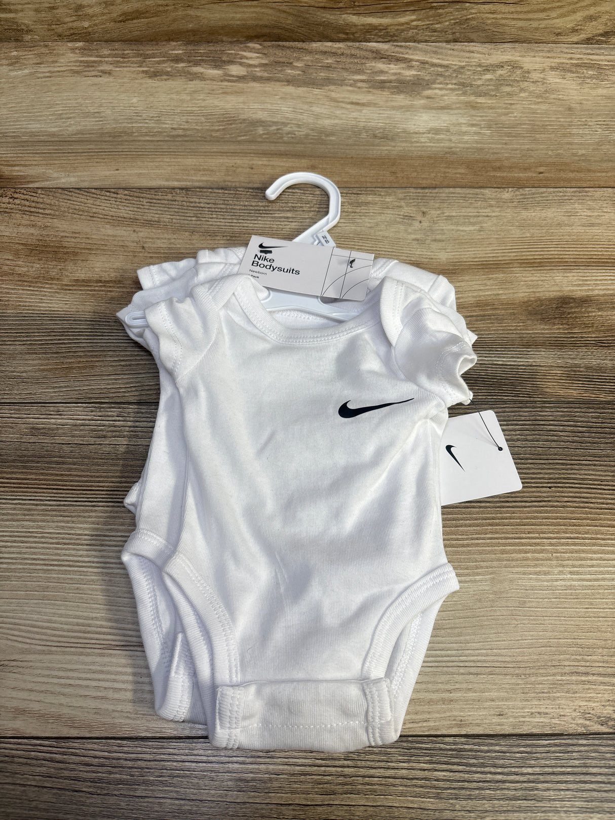 NEW Nike 3pk Bodysuits White sz Newborn