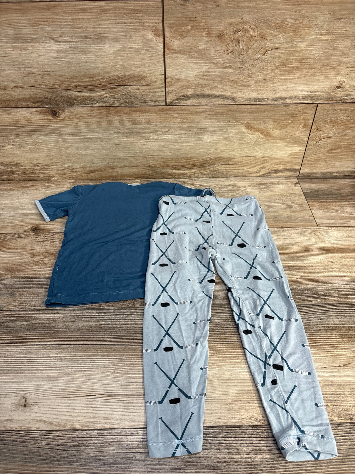 KicKee Kids 2pc Eat. Sleep. Hockey. Repeat Pajama Set Blue sz 5T - Me n Mommy To Be