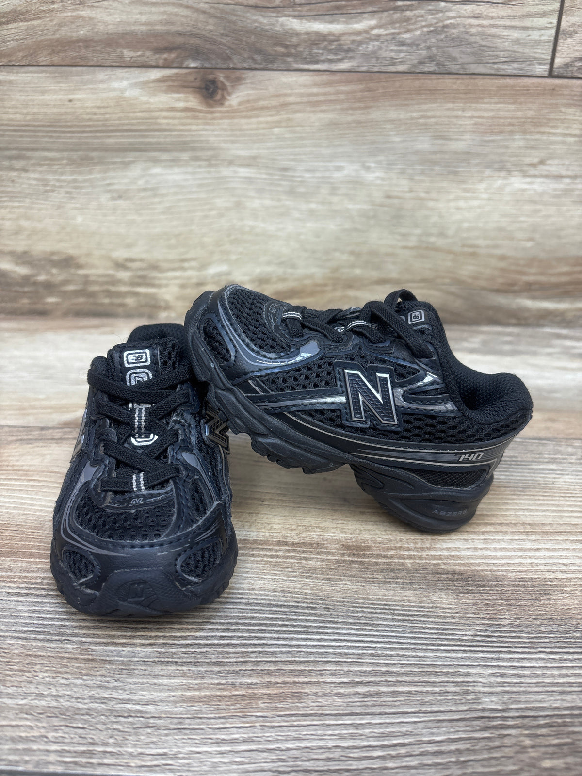 New Balance 740 Bungee Lace Sneakers Black sz 5c