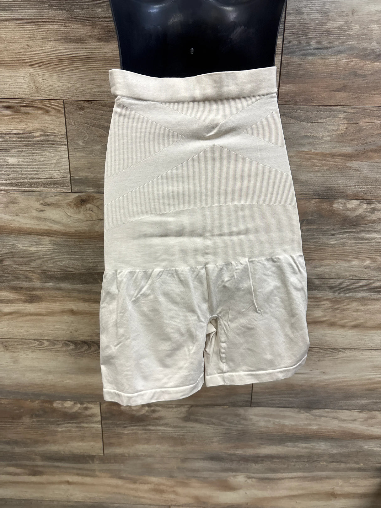 Blanqi Everyday Belly Support Maternity Shorts Beige sz Large