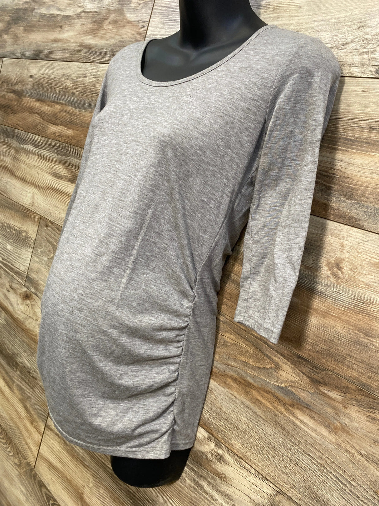 3/4 Sleeve Ruched Shirt Gray sz Small - Me n Mommy To Be