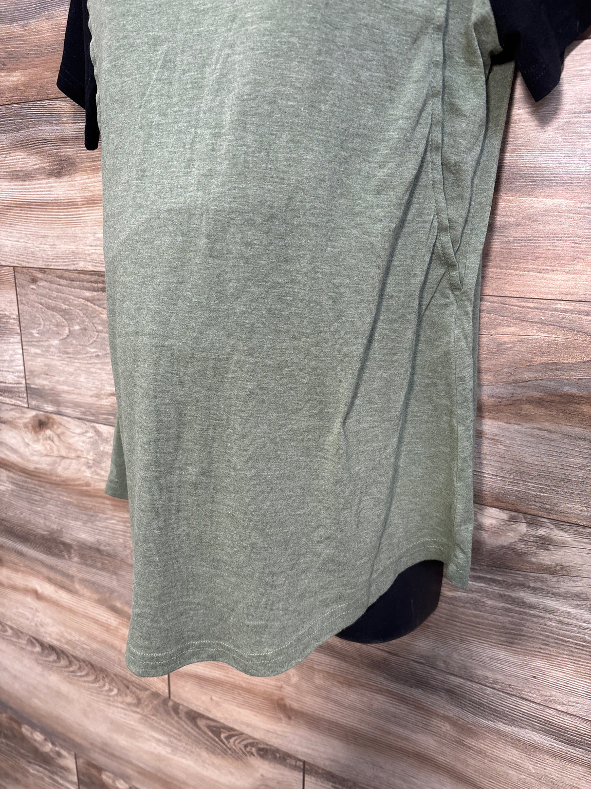 Quinee Nursing Shirt Green sz Large