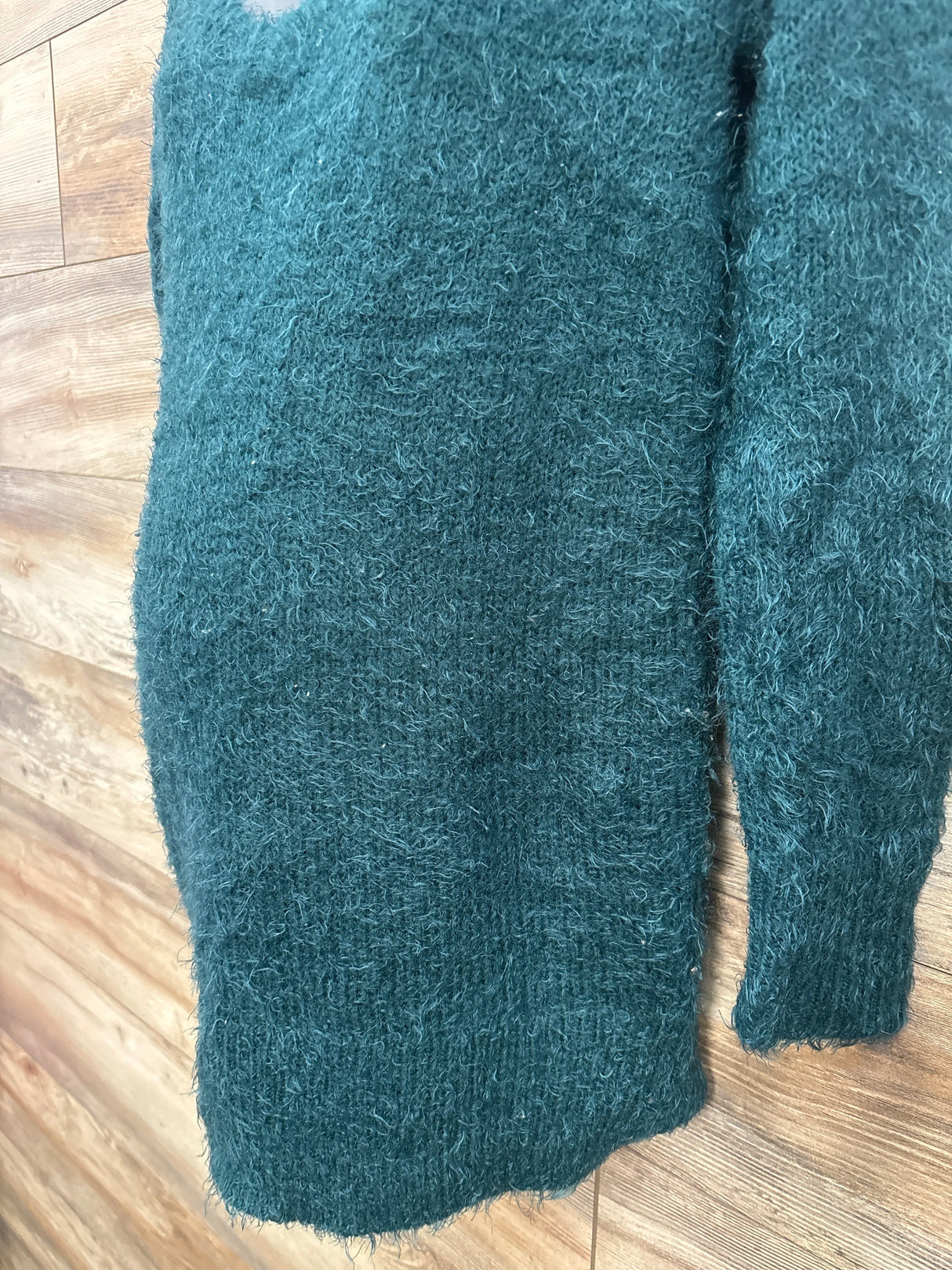 A Pea In The Pod Maternity Fuzzy Sweater Green sz Small - Me n Mommy To Be