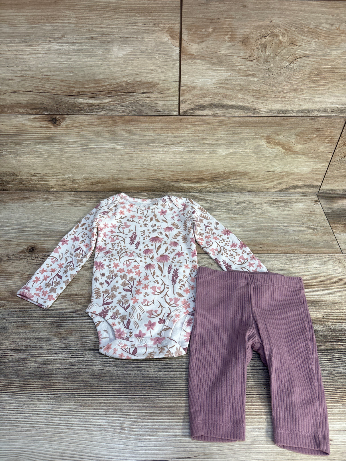 Just One You 2pc Floral Bodysuit & Pants Set White sz 3m