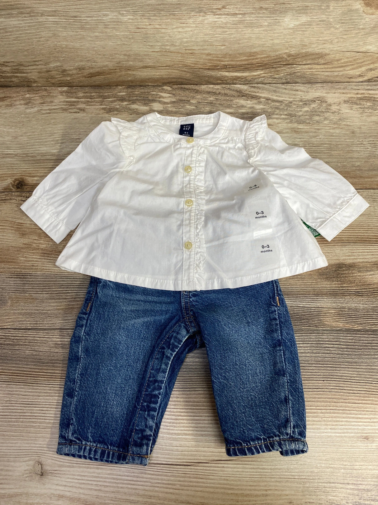 NEW Baby Gap 2pc Ruffled Button Up Shirt & Jeans Set White sz 0-3m