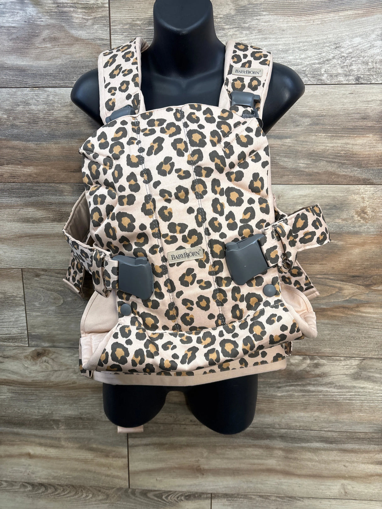 BabyBjorn Baby Carrier One, Leopard Print 8-33lbs