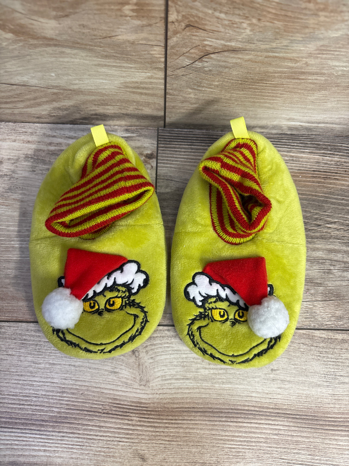 The Grinch Slippers Green sz 9/10c