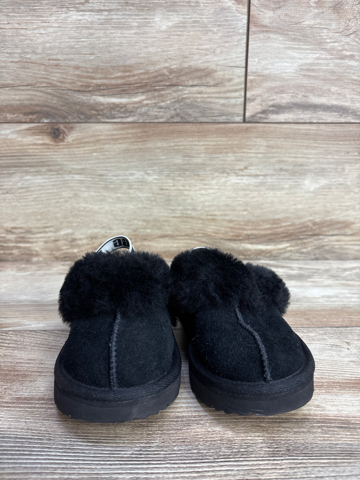 UGG Funkette Slippers Black sz 9c