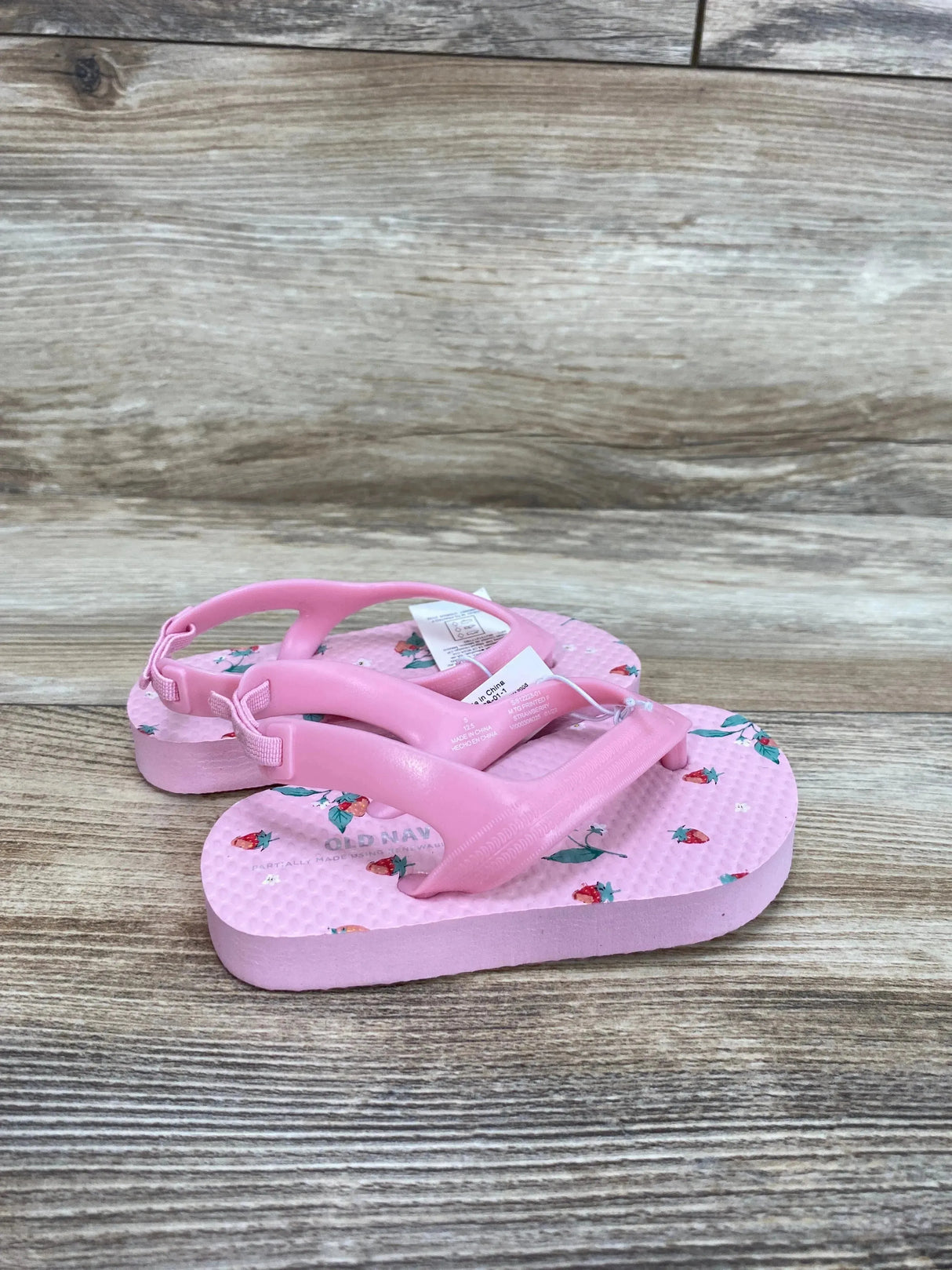 NEW Old Navy Strawberry Print Flip-Flops Pink sz 5c - Me n Mommy To Be