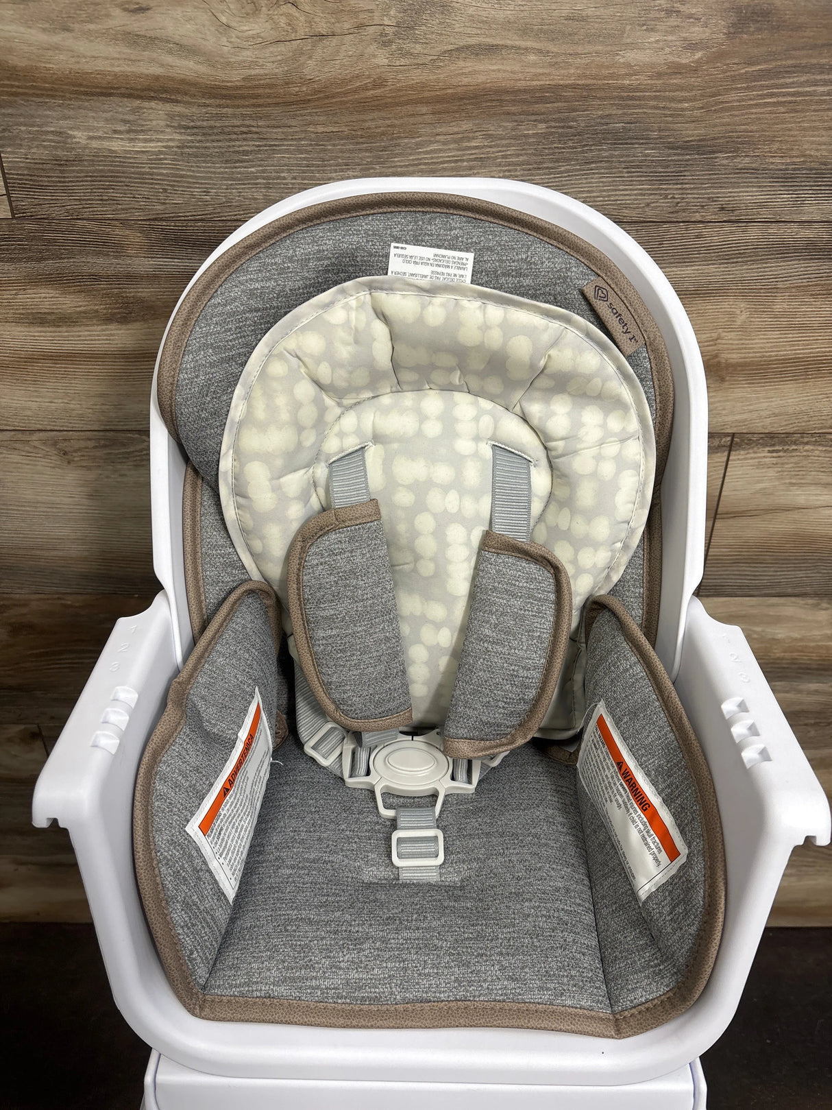 Safety 1st Grow and Go Rotating High Chair in French Gray