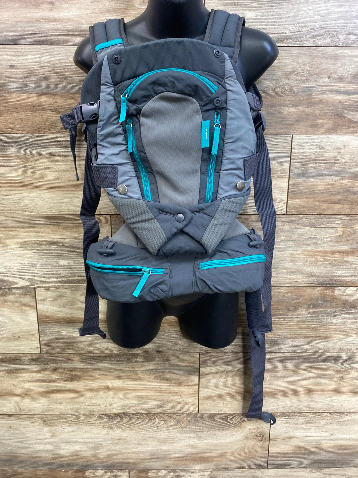 Infantino Carry-On Multi Pocket Carrier, Grey 8-40lbs