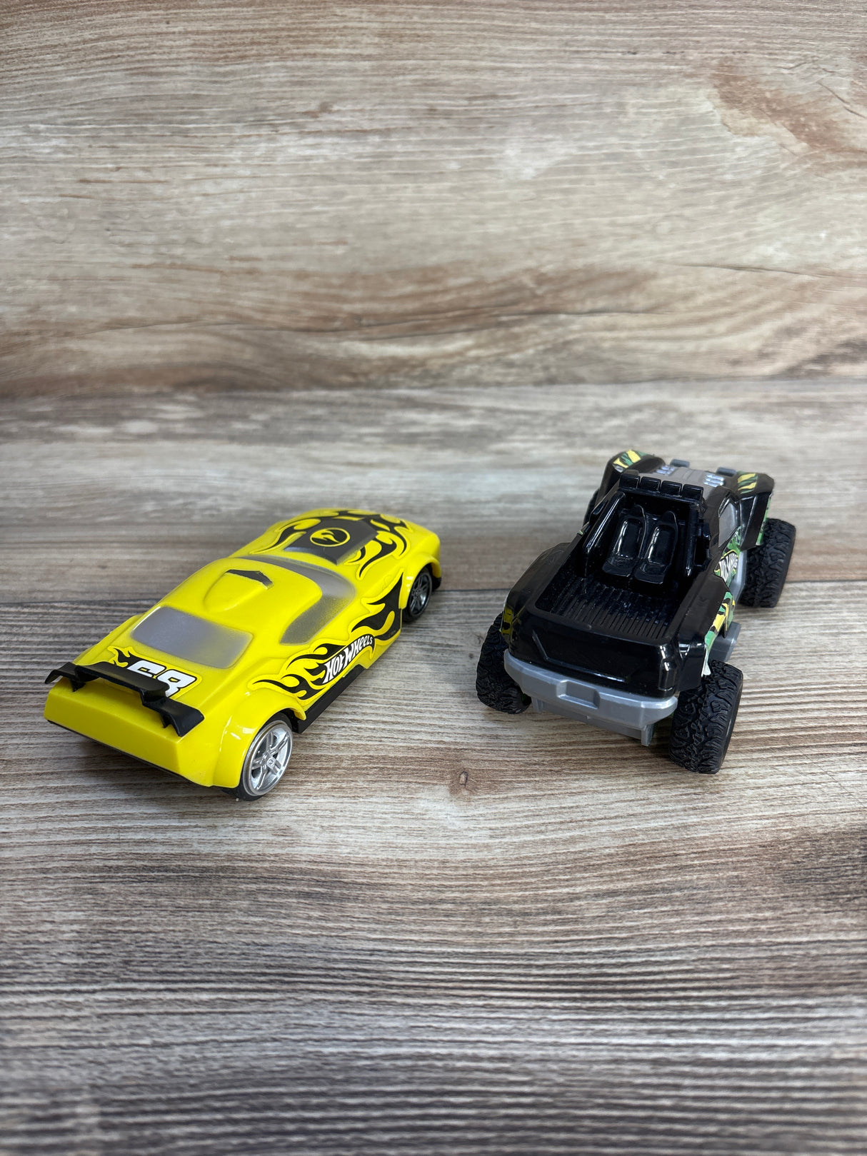 Hot Wheels 2pk Fast Racer Pullback Toy Cars