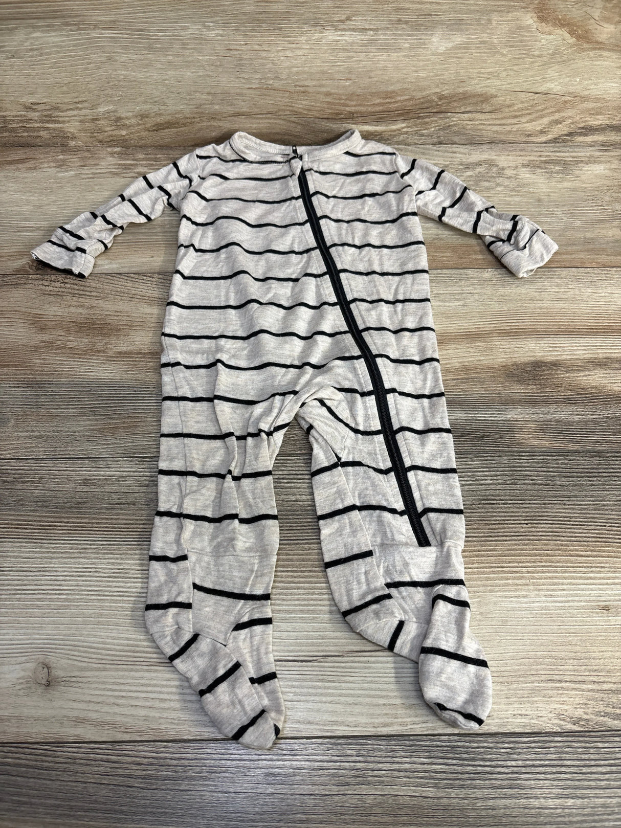 Baby Grey Striped Footie Oatmeal sz 3-6m - Me n Mommy To Be
