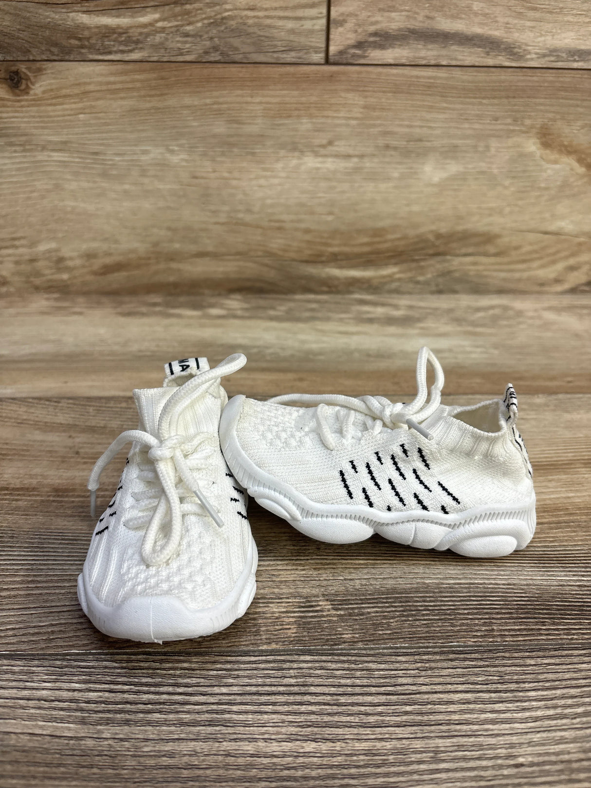 KAQ Baby First Walking Shoes, White sz 5c