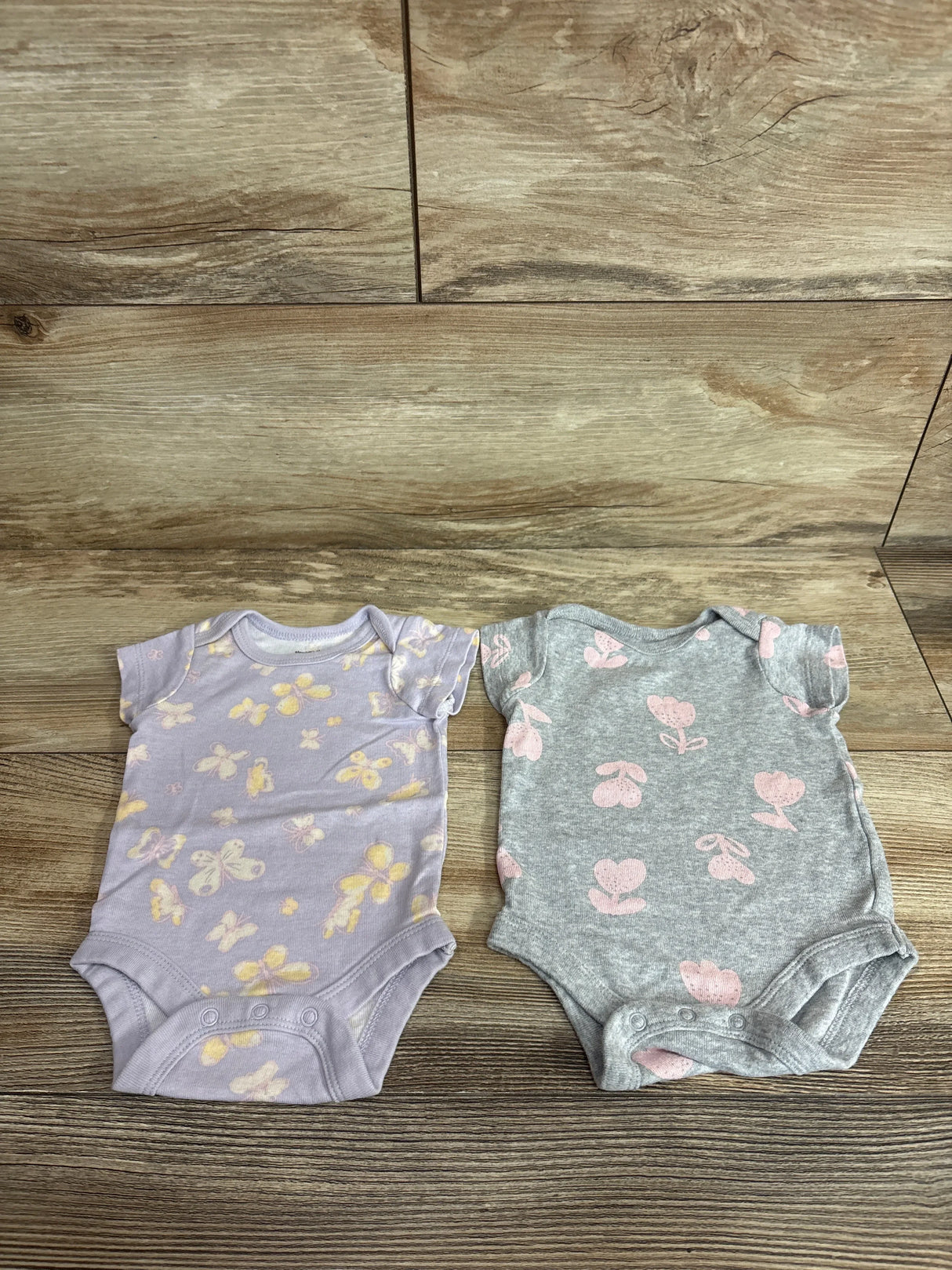 Member's Mark 2pk organic Cotton Bodysuit Grey sz Newborn