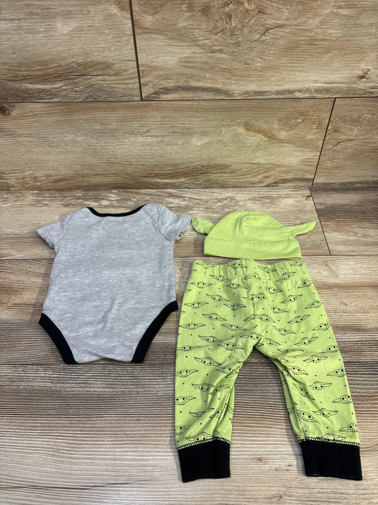 Happy Threads x Star Wars 3pc Bodysuit, Pants, & Hat Set Grey sz 3-6m
