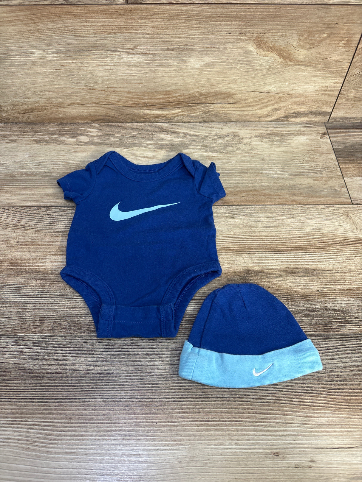 Nike 2pc Bodysuit & Hat Set Blue sz Newborn