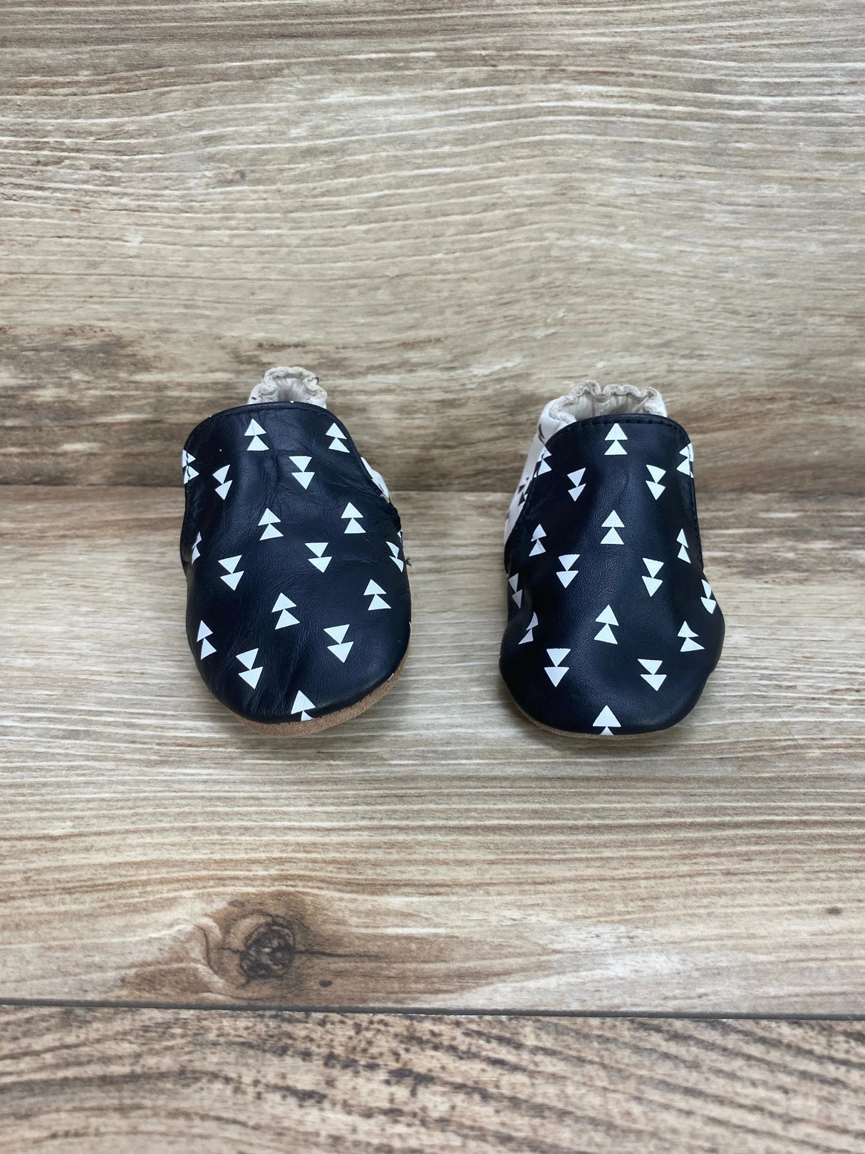Robeez Soft Sole Leather Sole Shoes Triangles Black/White Sz 1c/2c - Me n Mommy To Be