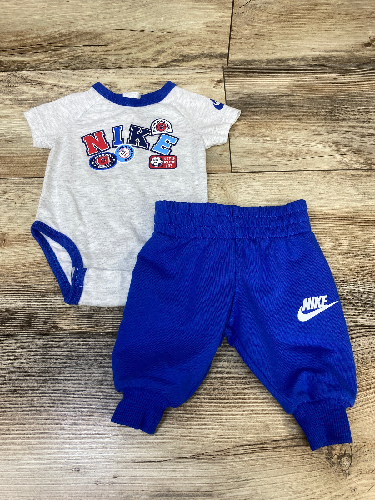 Nike 2pc Bodysuit & Pants Set Grey sz Newborn