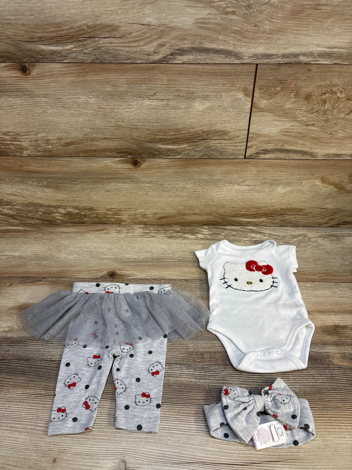 Hello Kitty 3pc Textured Bodysuit & Skeggings Set White sz 3m
