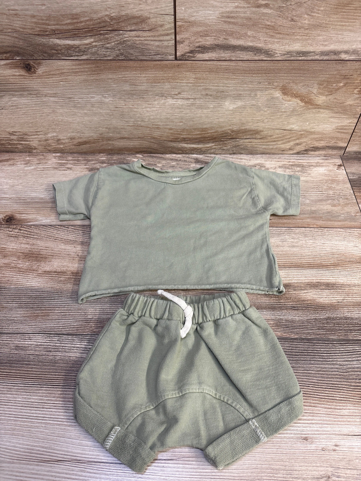 Little Wild 2pc Shirt & Shorts Set Green sz 6-12m