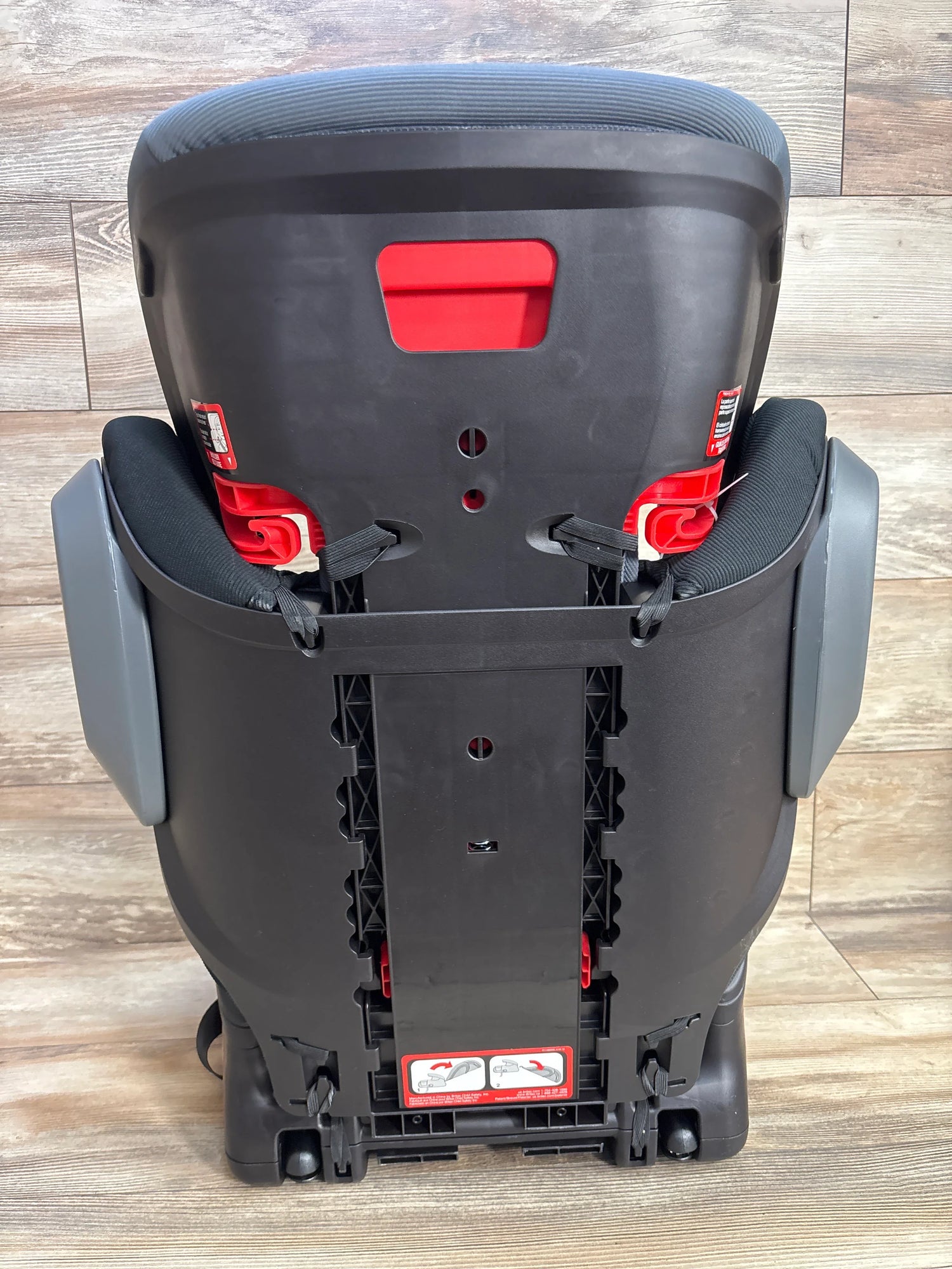 NEW Britax Highpoint Backless Belt-Positioning Booster Seat in Black Ombre 40-120lbs.