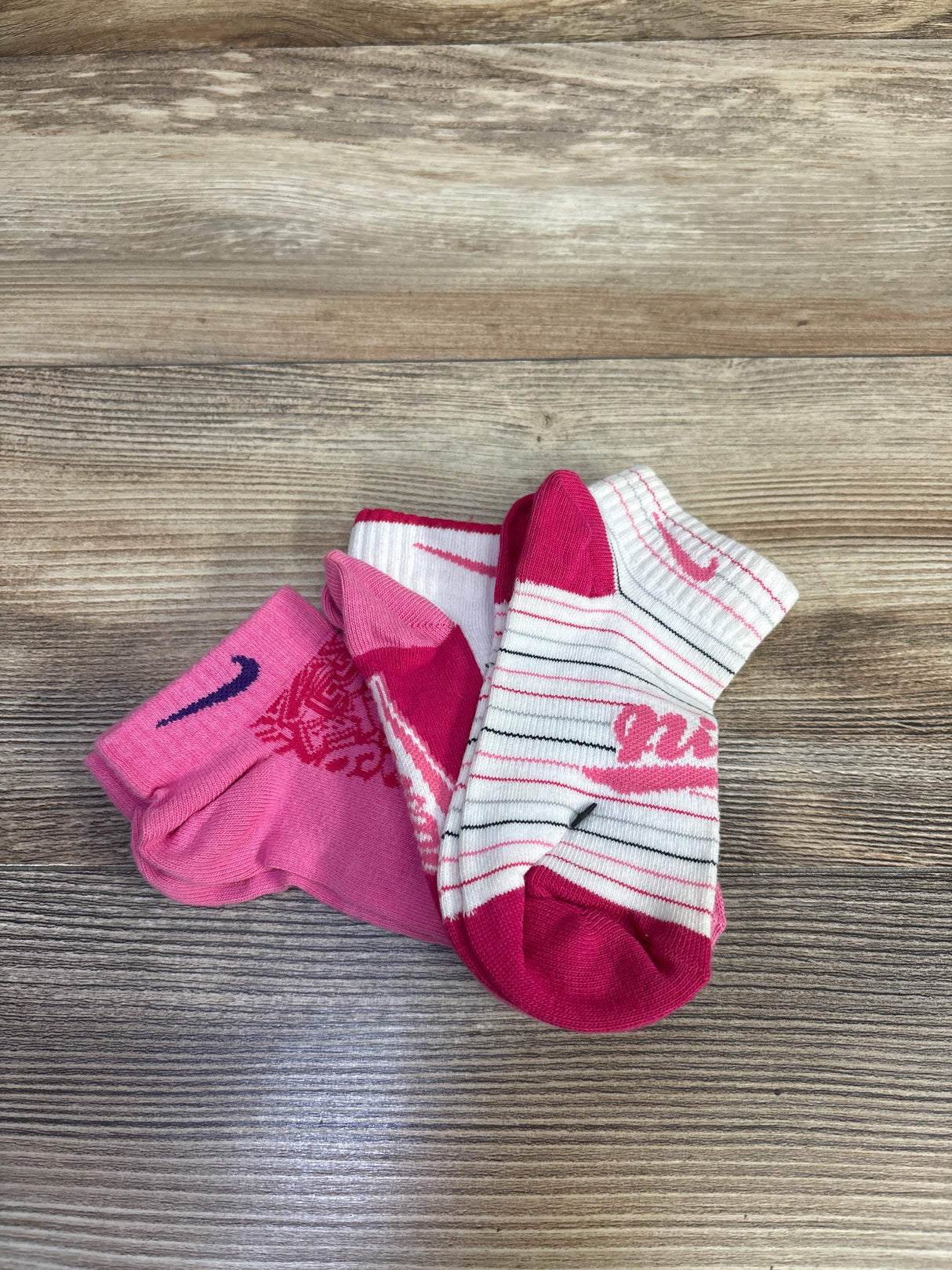 NWOT Nike Toddler Socks Pink sz 2-5T
