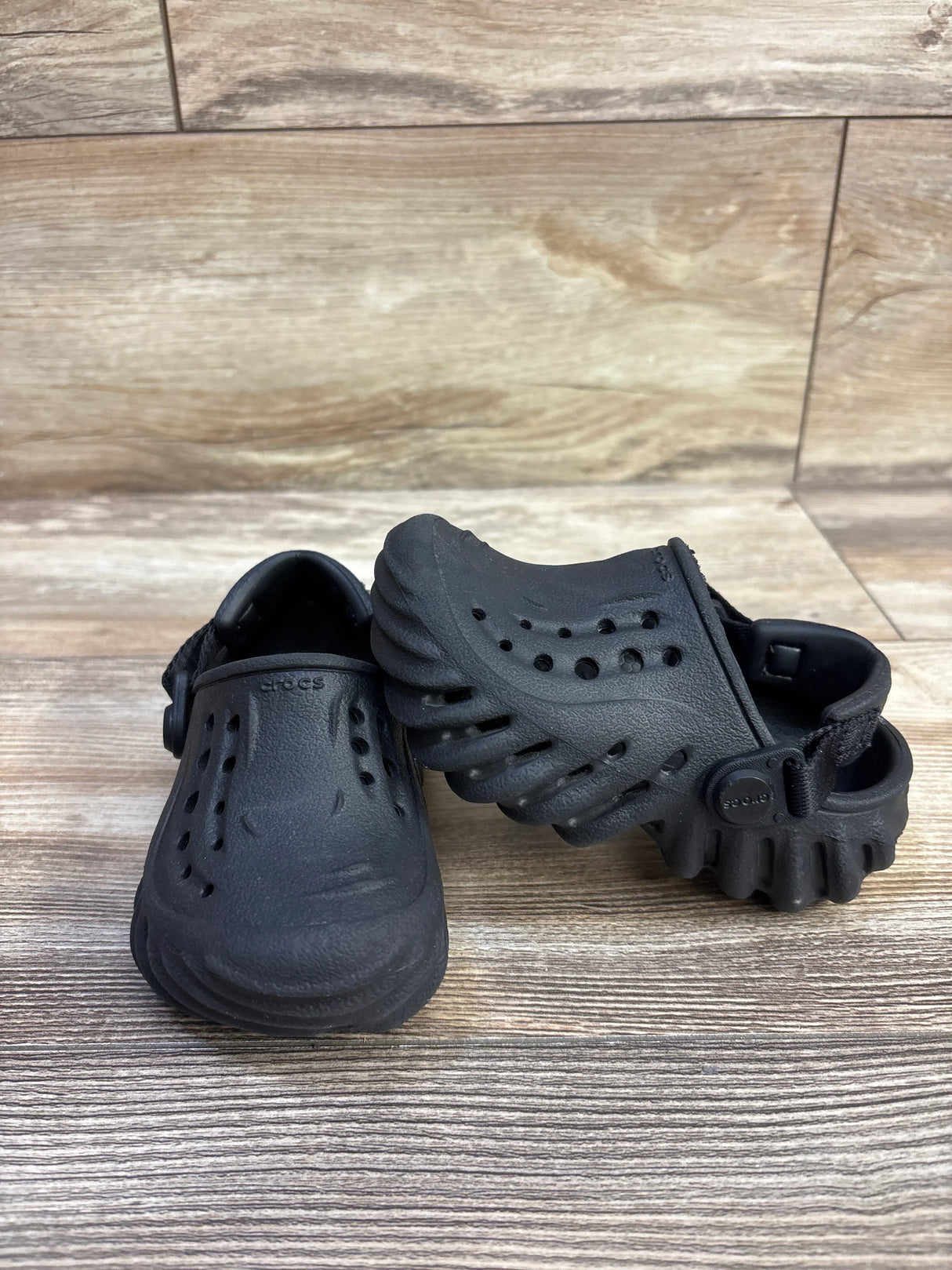 Crocs Echo Clogs Black sz 6c