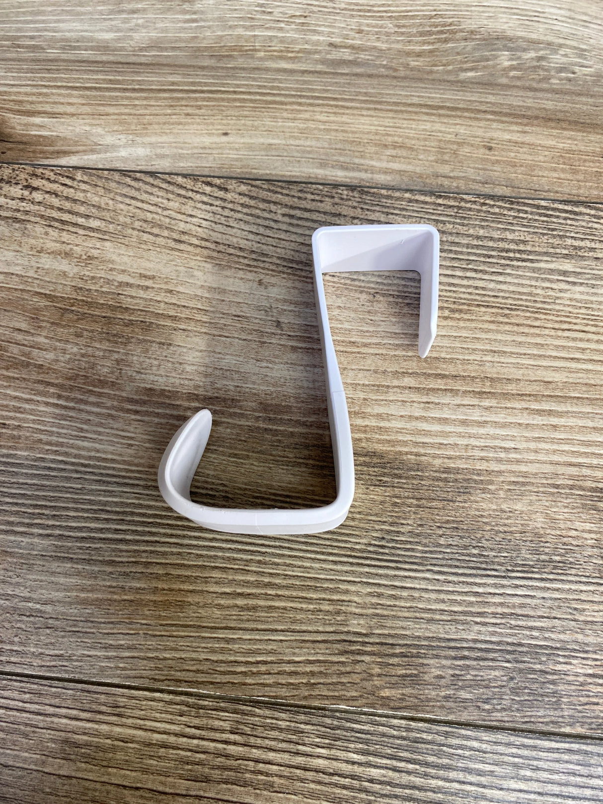 Ubbi Potty Hook White - Me n Mommy To Be