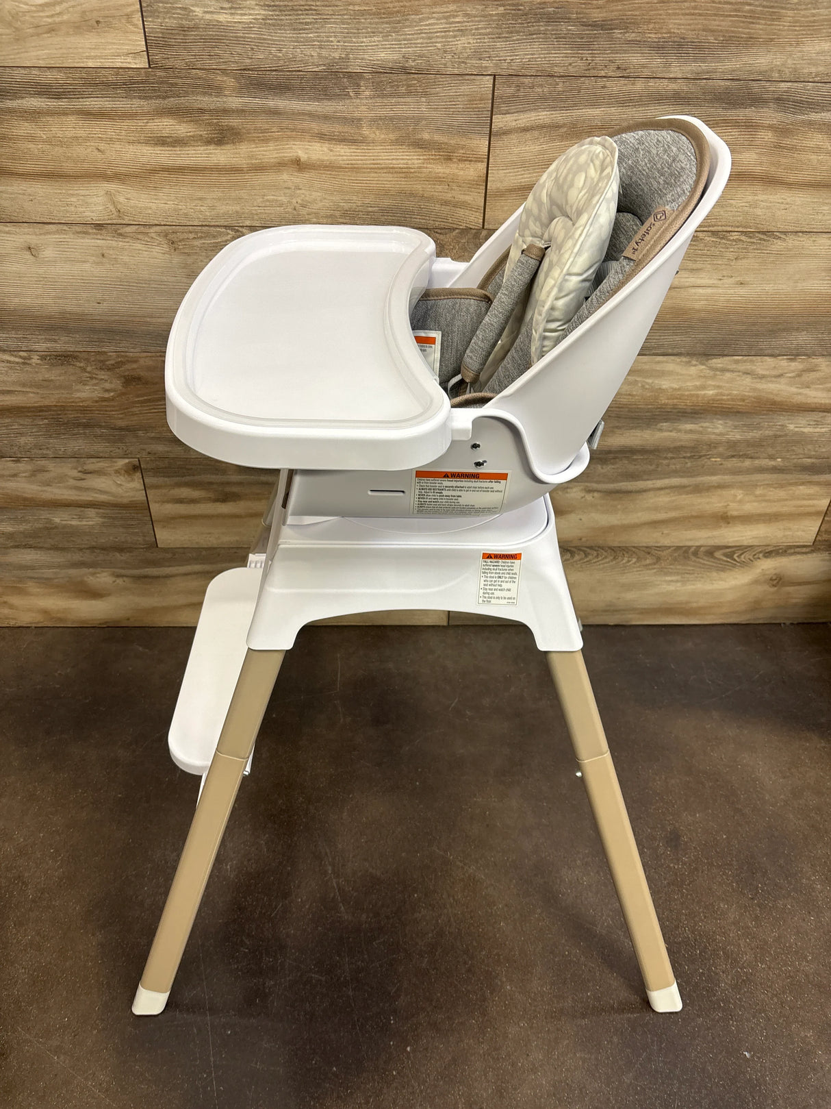 NWOT Safety 1st Grow and Go Rotating High Chair in French Gray