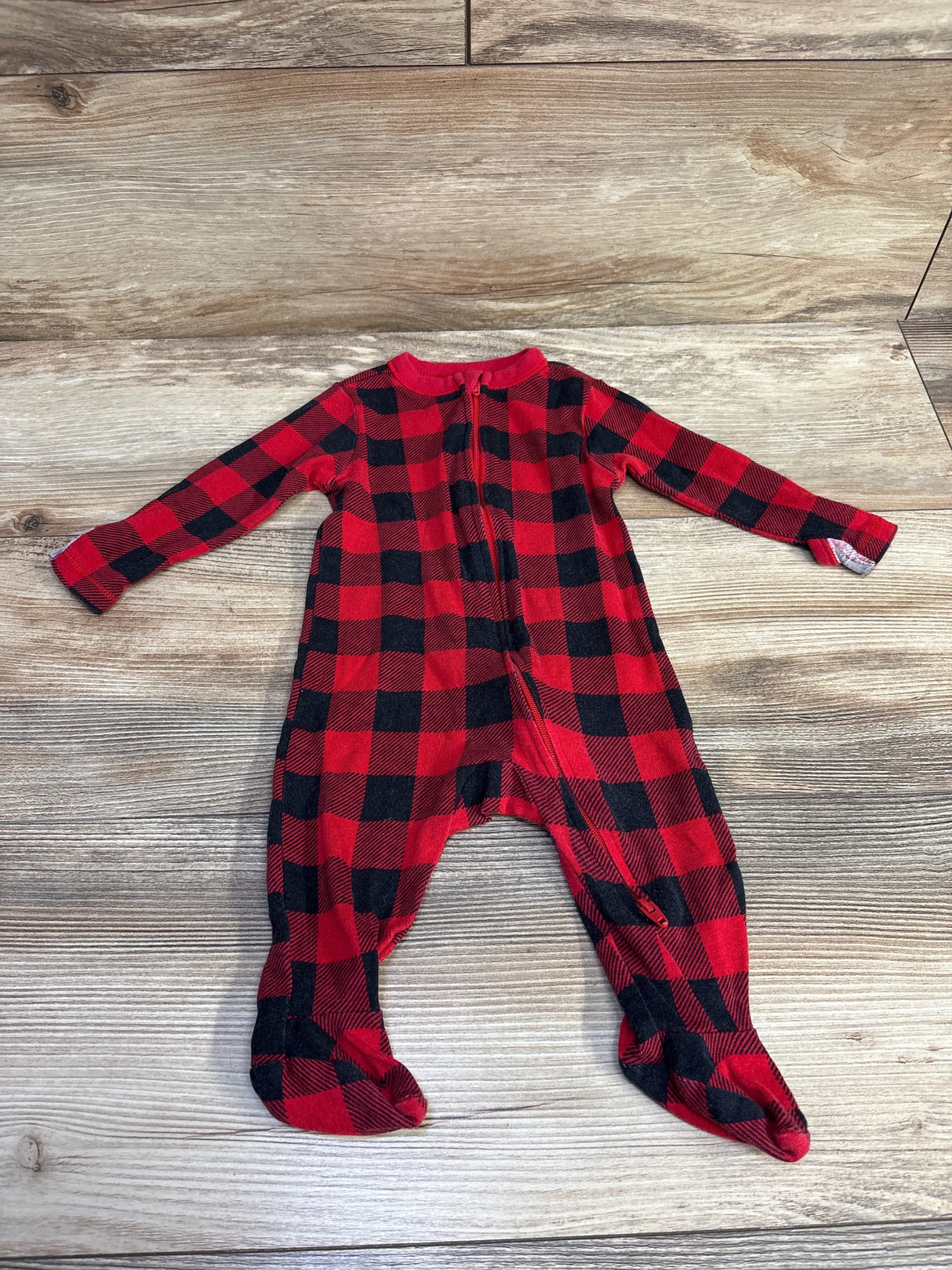 Old Navy Buffalo Print Sleeper Red sz 3-6m