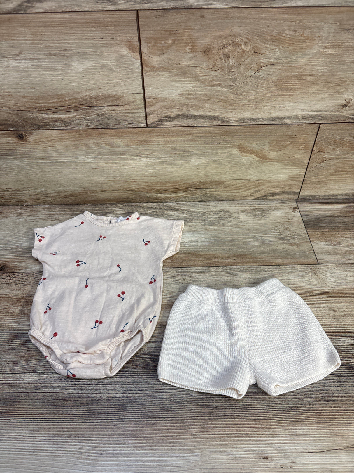 Zara 2pc Cherry Bodysuit & Shorts Set Tan sz 3-6m
