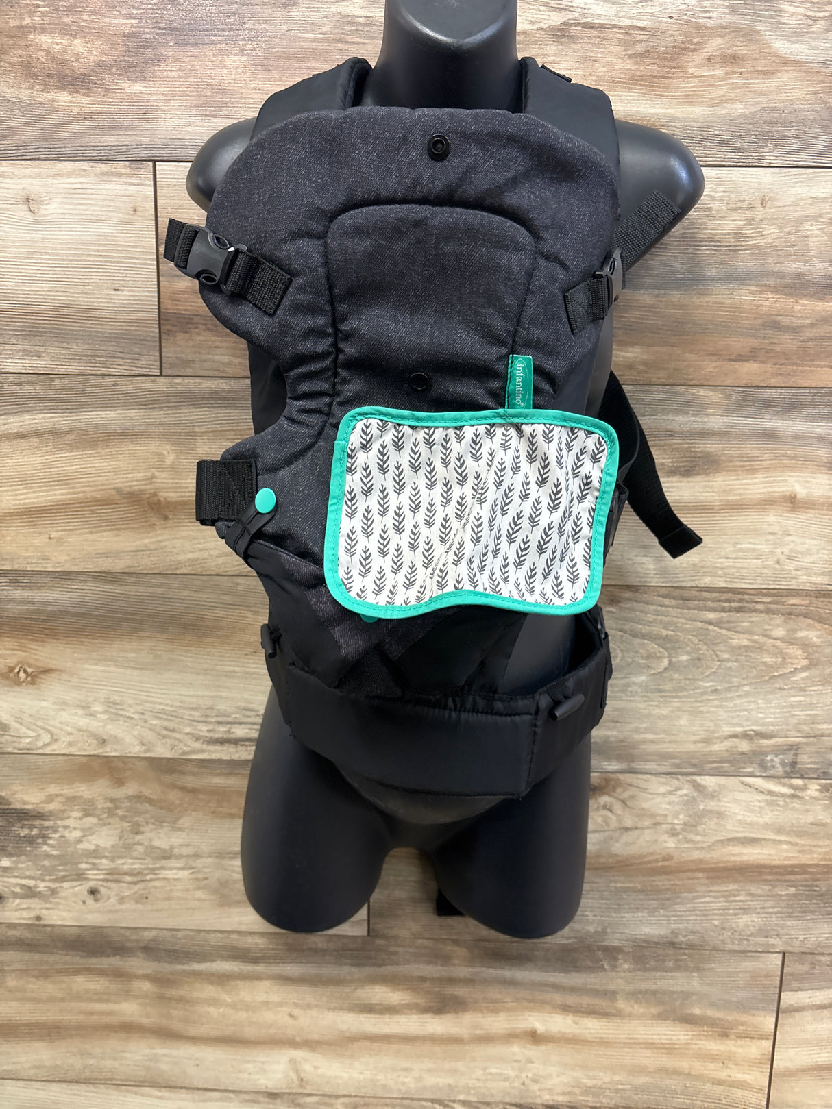 Infantino Flip 4-in-1 Convertible Baby Carrier Grey 8-32lbs