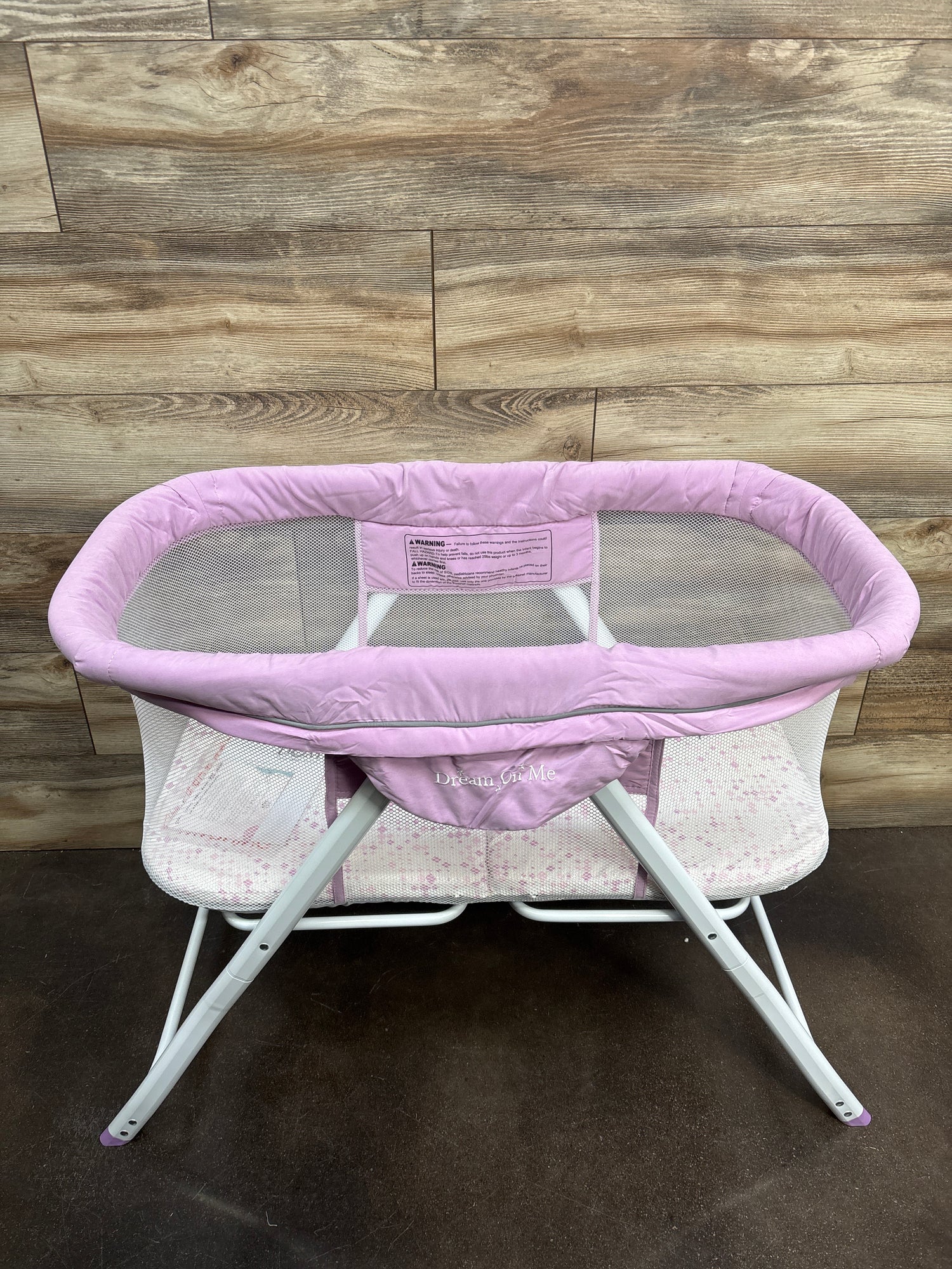 Dream On Me Poppy Traveler Portable Bassinet - Purple
