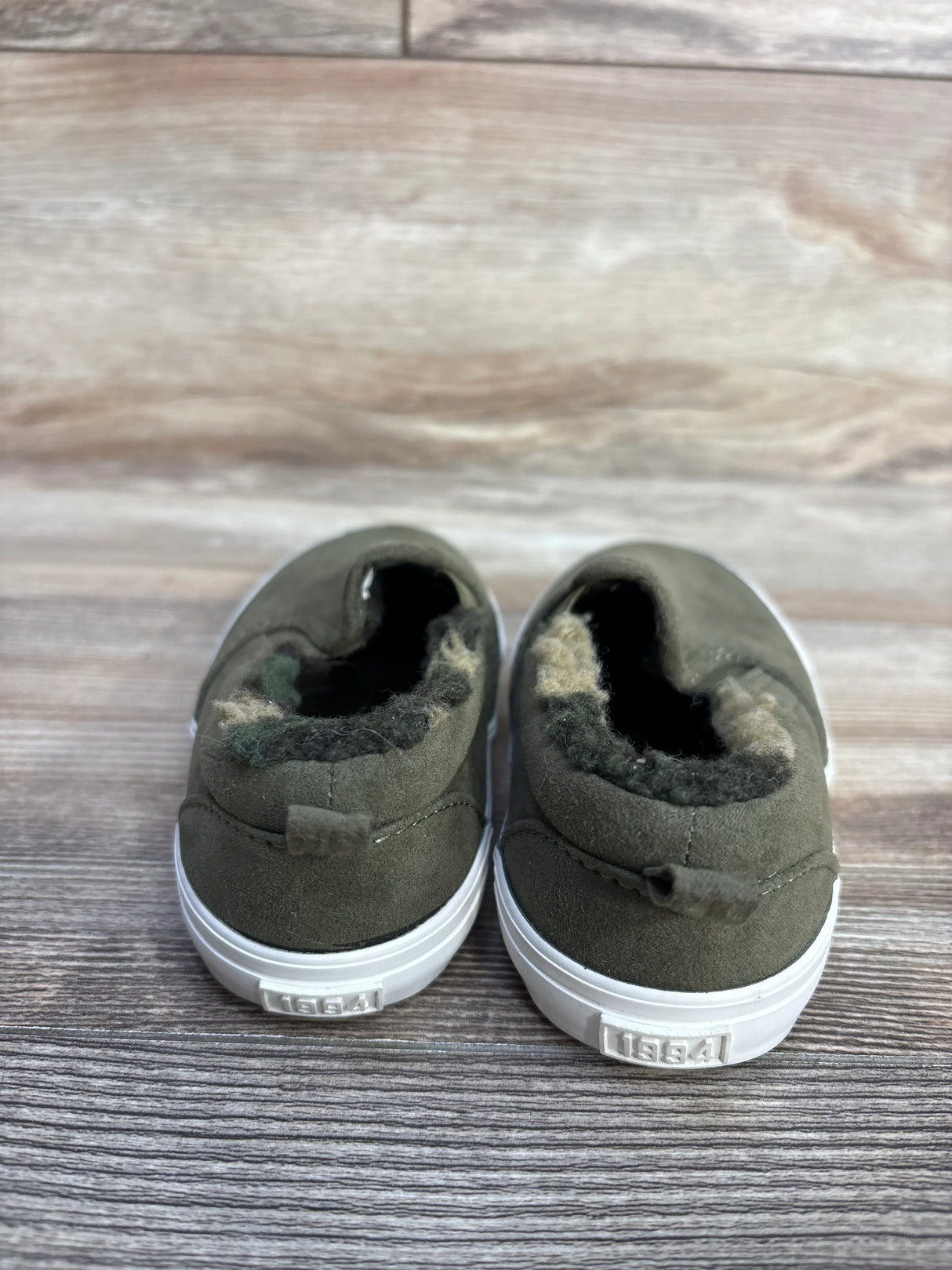 Old Navy Sherpa Lined Canvas Slip-On Sneakers, Green sz 9c
