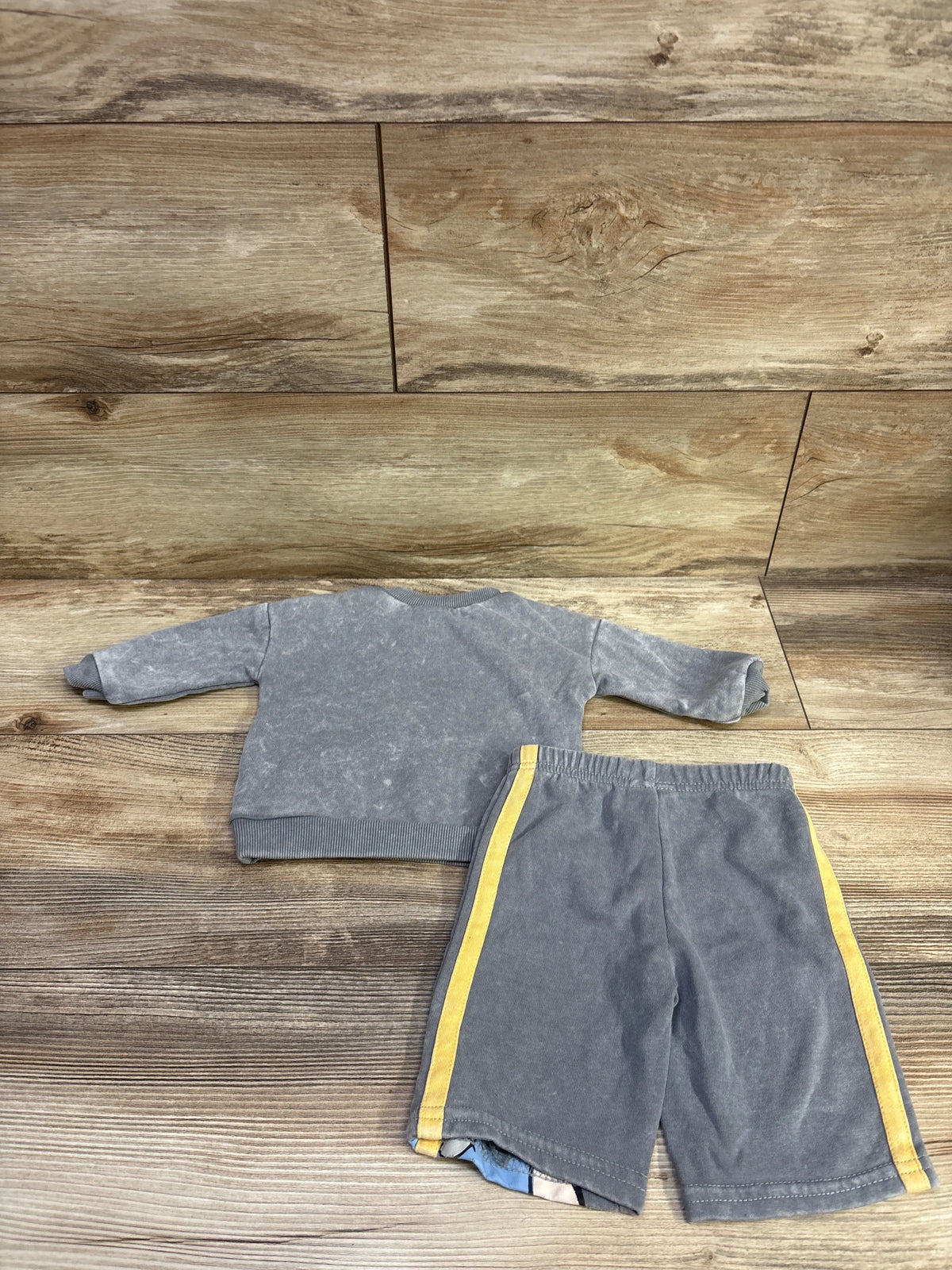 Disney Baby 2pc Winnie The Pooh Pullover Sweatshirt & Shorts Set Grey sz 0-3m