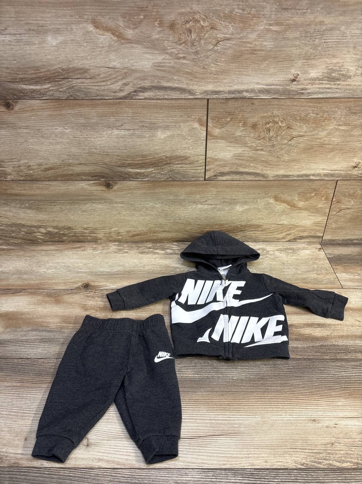 Nike 2pc Zip-Up Hoodie & Joggers Set Grey sz 3m