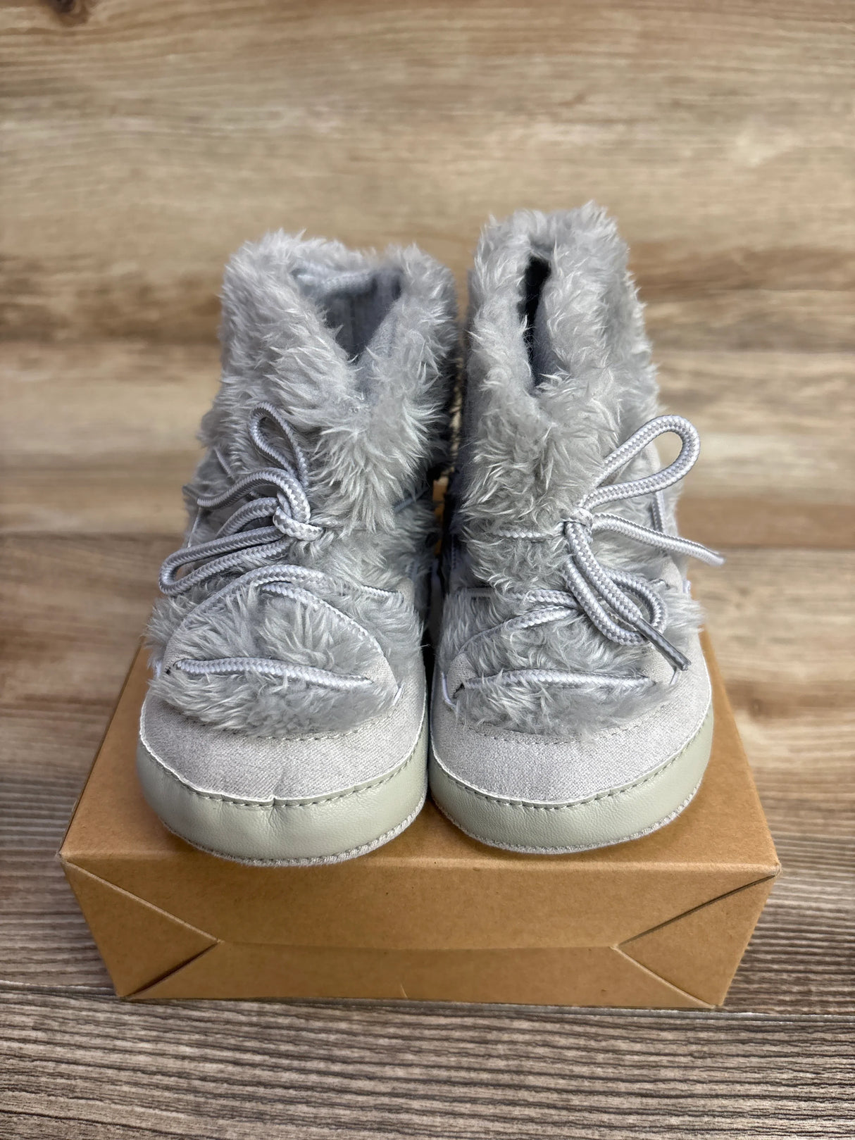 NEW Lucky Brand Eskimo Crib Booties Grey sz 4c