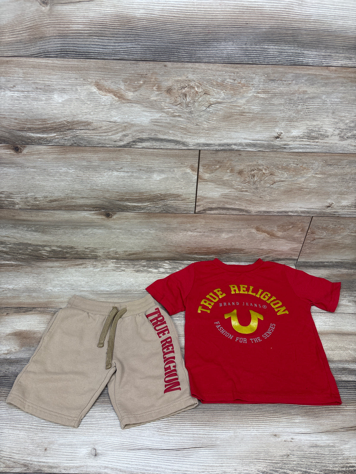 True Religion 2pc Shirt & Shorts Set Red sz 4T